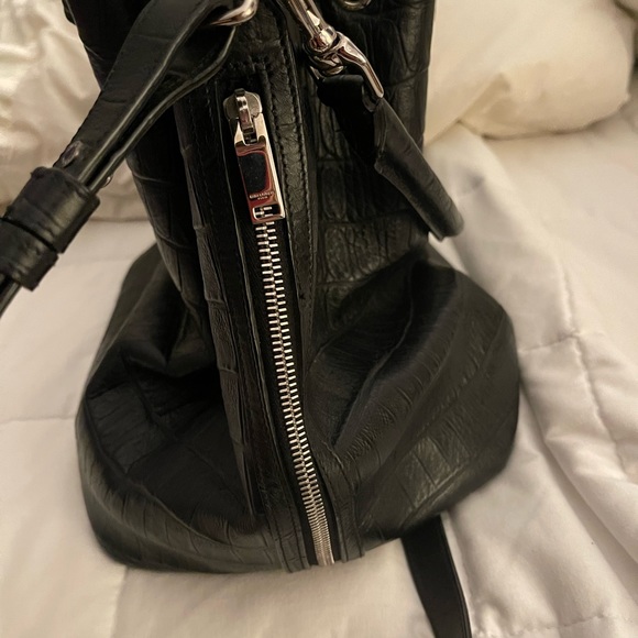 Saint Laurent Croc embossed Emmanuelle bucket bag - Picture 5 of 7